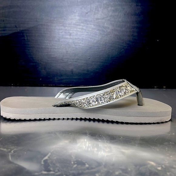 Gray Glitter Flip Flops Sz 6M - Picture 14 of 14